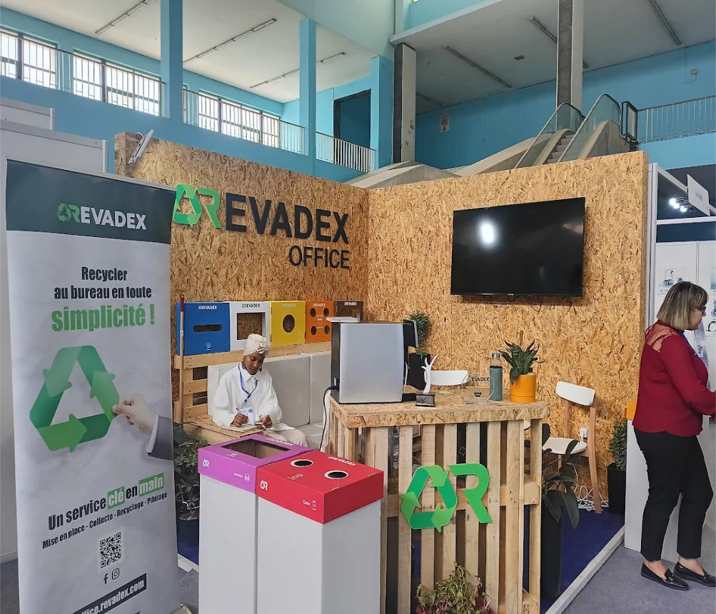 Stand Revadex Office et bornes de collecte